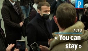 «Bienvenue, vous pouvez rester», quand Macron plaisante avec un Anglais présent à Jarnac