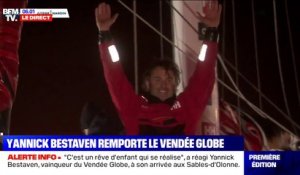 Vendée Globe: les images de l'arrivée du vainqueur Yannick Bestaven aux Sables-d'Olonne