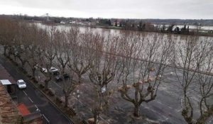 Samedi 6 février 2021 : décrue de la Garonne,  les quais nettoyés à La Réole (Gironde)