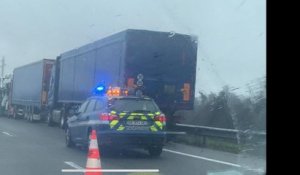 La file des camions bloqués sur l'A20