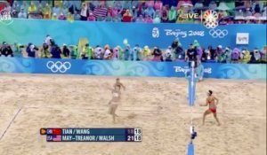 Misty May et Kerri Walsh Jennings décroche la victoire en dansant