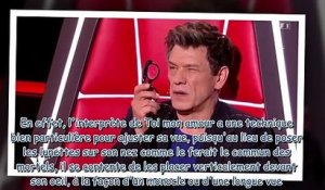 The Voice - pourquoi Marc Lavoine tient-il ses lunettes bizarrement - Il s'explique