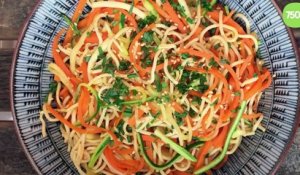 Nouilles sautées faciles aux carottes, courgettes et sauce soja