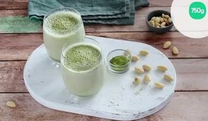 Matcha latté au lait d'amandes