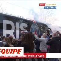 Le car des Parisiens en route pour le stade - Foot - C1 - PSG
