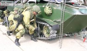 Les images des exercices militaires russes en Crimée
