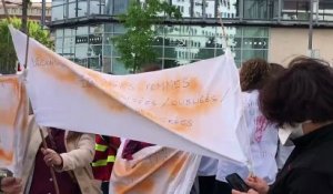 Marseille. Les sages-femmes manifestent devant l'ARS
