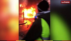 Gilets jaunes : plusieurs voitures incendiées avenue Kléber