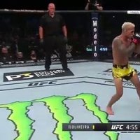 UFC : Charles Oliveira met KO Michael Chandler