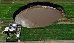 Mexique : un gouffre géant d'origine inconnue est apparu au milieu des champs