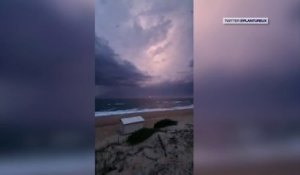 Orages: les images d'un ciel très menaçant filmé au Cap-Ferret