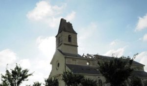 Saint-Nicolas-de-Bourgueil : le clocher de l'église arraché par une tornade