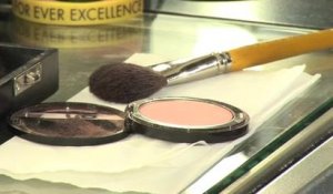 Maquillage blush : Comment bien appliquer son blush en vidéo