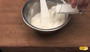 Technique pour réaliser un biscuit en forme de tulipe pour la glace