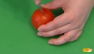 Peler une tomate : comment peler une tomate en vidéo