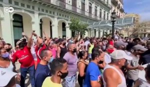 Emeutes à Cuba : Aux cris de "Nous avons faim" et "A bas la dictature" des milliers de personnes descendent dans la rue pour piller des magasins