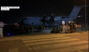 Afghanistan: le premier avion français est arrivé à l'aéroport de Kaboul