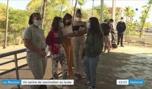 La Réunion : un centre de vaccination éphémère installé dans un lycée