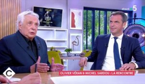 "C à vous" : Michel Sardou se confie sur le pass sanitaire et interpelle Olivier Véran