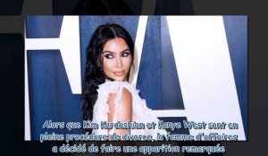 Kim Kardashian se pointe à la soirée événement de Kanye West… en robe de mariée !