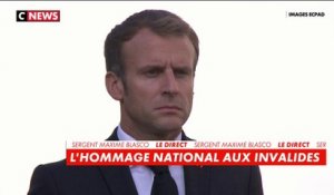 Emmanuel Macron fait officier de la Légion d'honneur le sergent Maxime Blasco