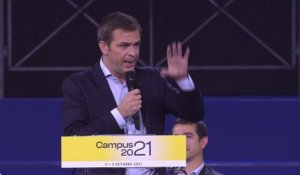 "Je suis ministre en charge de la Santé, je ne peux décemment pas tirer sur une ambulance": Olivier Véran s'attaque au PS dans son discours à Avignon