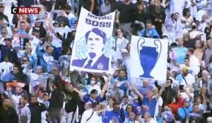 Marseille : les fans de l'OM rendent hommage à Bernard Tapie au stade Vélodrome