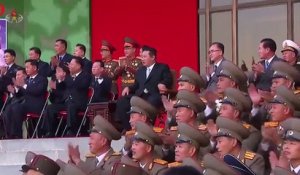 Les soldats nord-coréens font une démonstration de puissance devant Kim Jong-un !