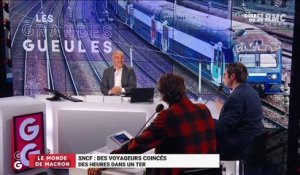 Le monde de Macron : Des voyageurs de la SNCF coincés des heures dans un TER - 02/11