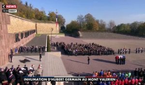 Inhumation d'Hubert Germain : Regardez le président Emmanuel Macron ému aux larmes lors du dernier hommage au Compagnon de la Libération