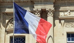 Emmanuel Macron a fait changer une couleur du drapeau français