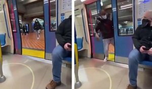 Il passe de force les portes du métro et se met KO