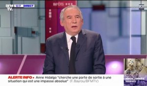 François Bayrou considère qu'Anne Hidalgo "cherche une porte de sortie à une situation qui est une impasse absolue"