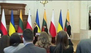 Ukraine Pologne et Lituanie appellent à plus de sévérité avec Moscou