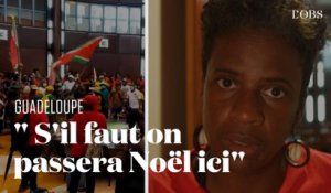 "S'il faut on passera Noël ici" : les Guadeloupéens en attentes de négociations après l'invasion du conseil régional