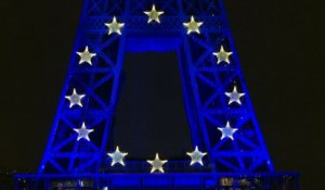 Paris en bleu pour la présidence française de l'Union européenne