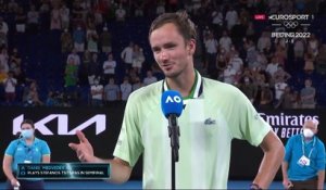"Je me suis dit ‘Que ferait Novak ?’" : Dos au mur, Medvedev s'est inspiré de Djokovic