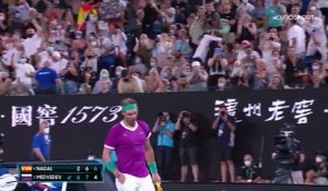 5 sets et 5h24 de jeu pour un 21e majeur pour Nadal : les temps forts d'une finale d'anthologie