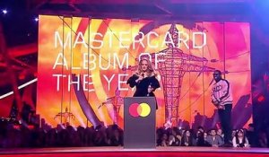 Adele remporte le prix de l'Album de l'année aux Brit Awards
