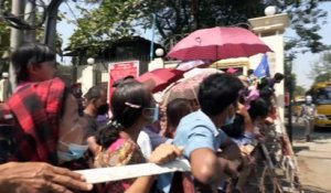 Birmanie: la junte libère plus de 800 prisonniers à l'occasion de la fête nationale