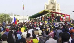 Mali : les soutiens de la junte militaire célèbrent le départ annoncé des troupes françaises