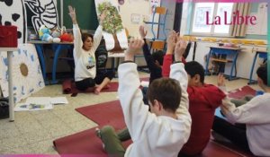 Le yoga pour apaiser les enfants présentant des troubles structurels