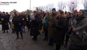 Islande : ils chantent devant l'ambassade de Russie à Reykjavík en soutien à l'Ukraine