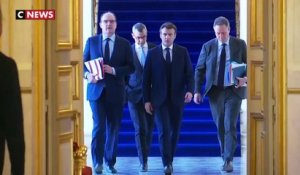 La candidature d'Emmanuel Macron enfin officialisée - Vidéo