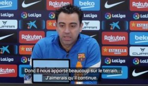 Barça - Xavi : "J'aimerais qu'Alves continue"