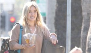 Vidéo : La jeune maman Hilary Duff en virée avec son fils Luca !