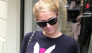 Vidéo : Paris Hilton fait du shopping en solo à Paris !