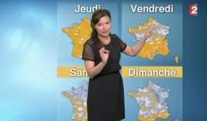 Mélanie présente la météo sur France 2