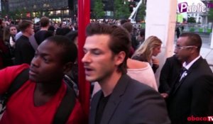 Gaspard Ulliel fait du charme à une paparazzi à l'avant-première de Juste la fin du monde !