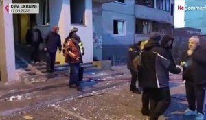 Une roquette russe provoque un incendie meurtrier à Kyiv